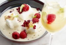 Île flottante met Elixir d’Anvers, frambozen, rode biet en limoen
