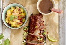 Ribbetjes Koreaanse stijl met pittige mangosalade