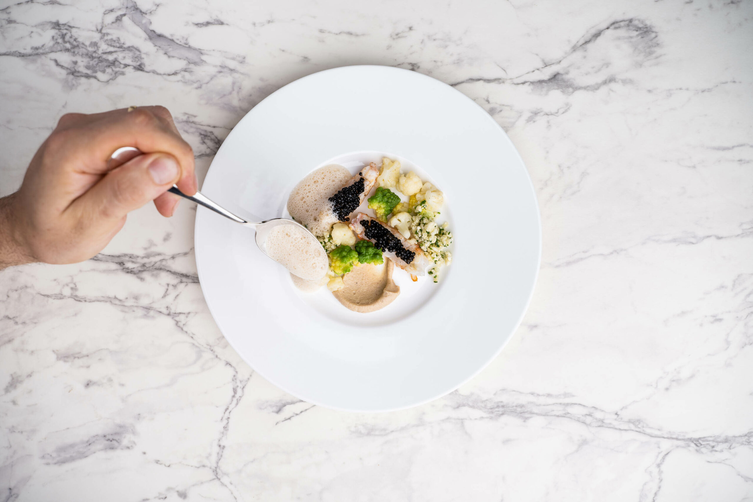 Restaurant Decan: Langoustines met kaviaar en bloemkool