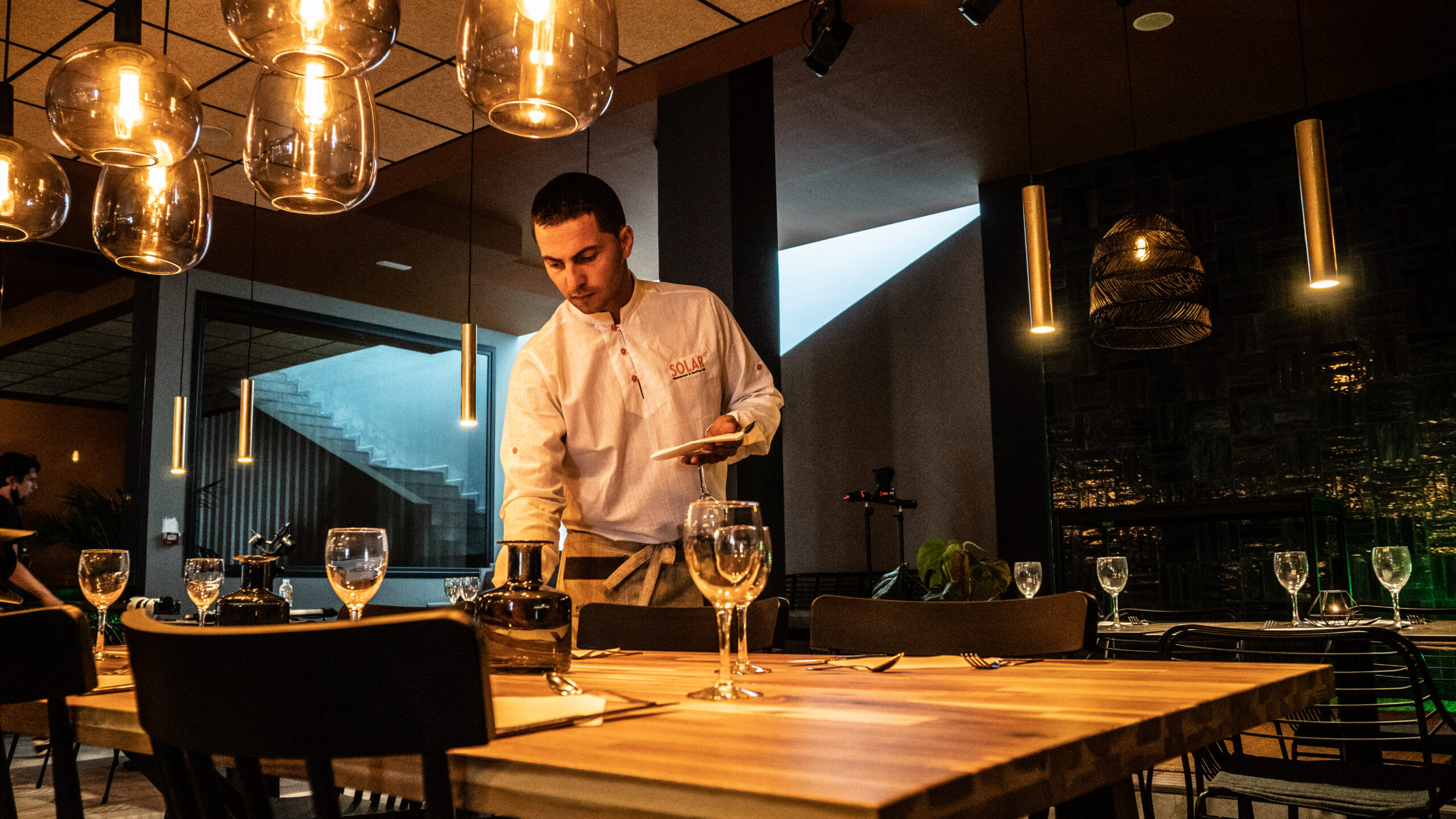 Marco Rodríguez in restaurant Solar