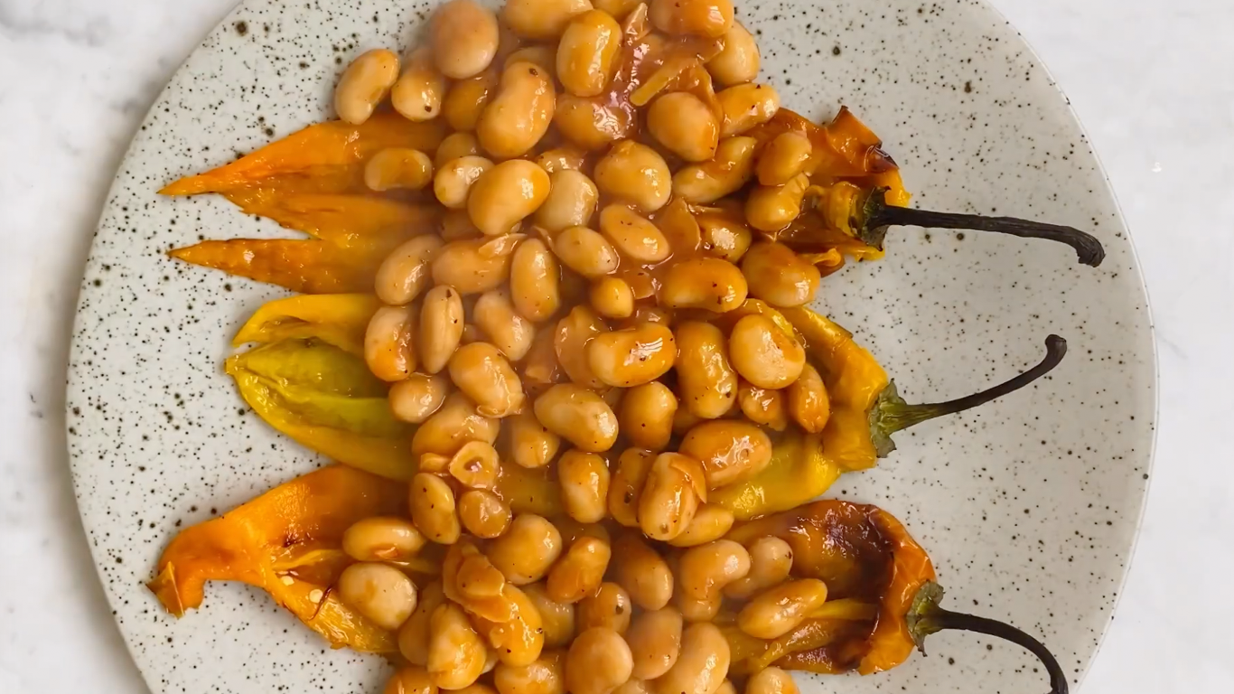 zoete puntpaprika met bonen